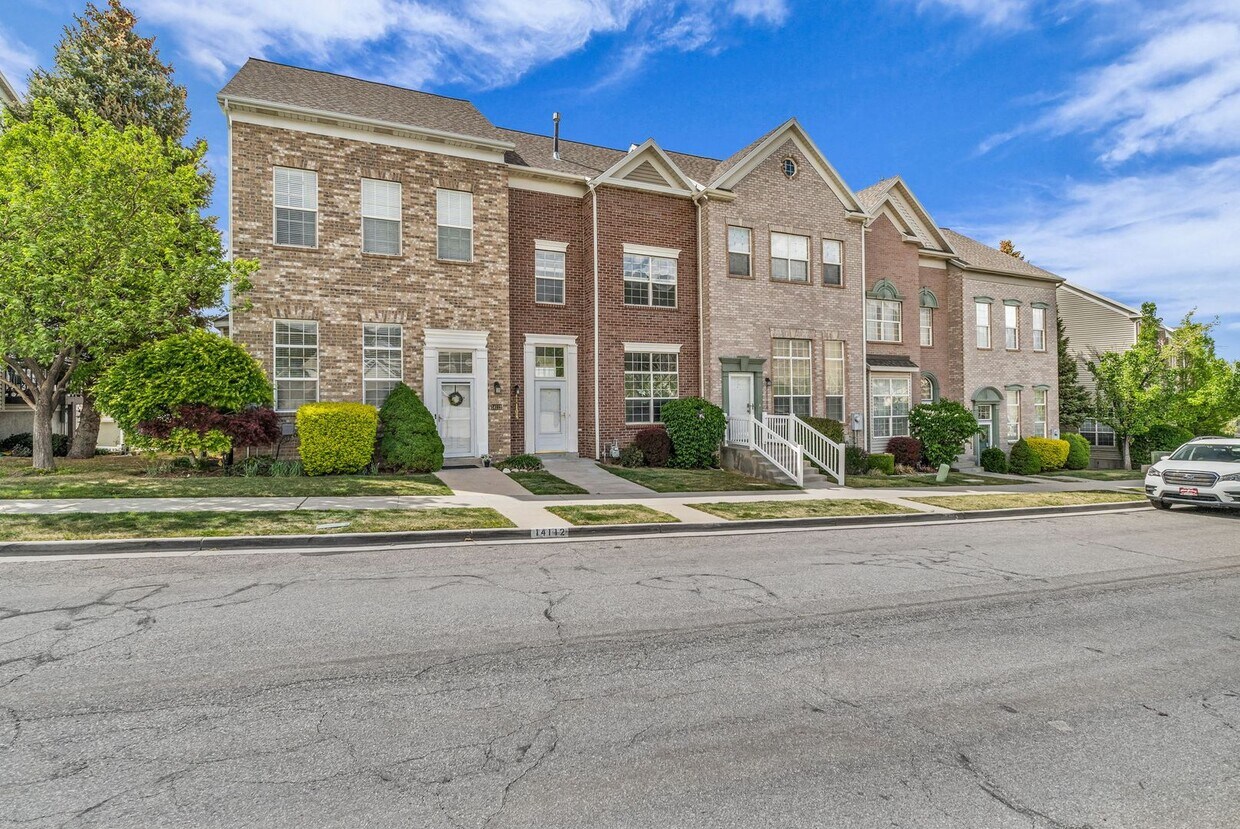 3 Bed Draper Townhome with Views - 3 Bed Draper Townhome with Views