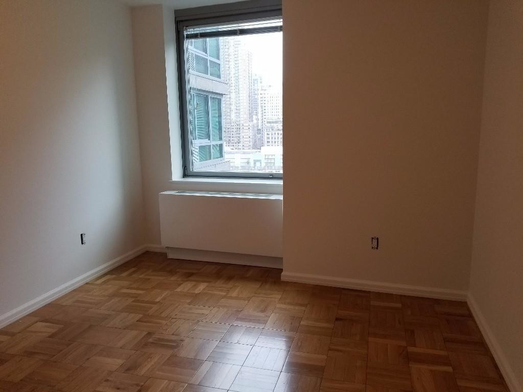 Building Photo - 455 W 37th St
