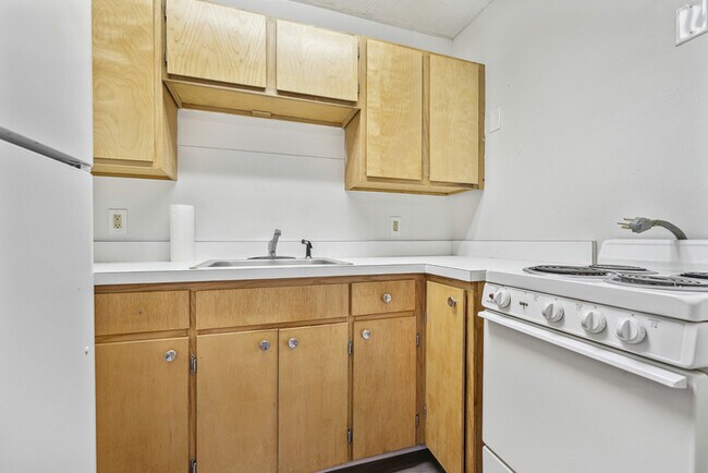 Building Photo - 102C Woodcrest Dr