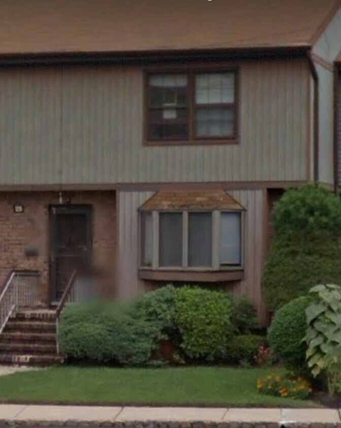 126 Highview Dr, Woodbridge, NJ 07095 Townhome Rentals in Woodbridge