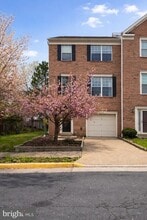 Building Photo - 2512 Clover Field Cir