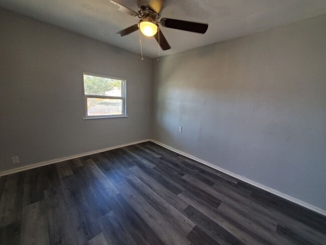 Building Photo - 6 month lease! Affordable Remodeled 2 bedr...