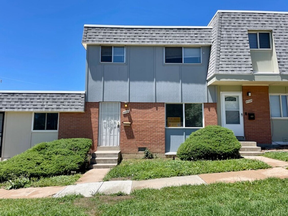 Primary Photo - Thornton 2-Story Townhome