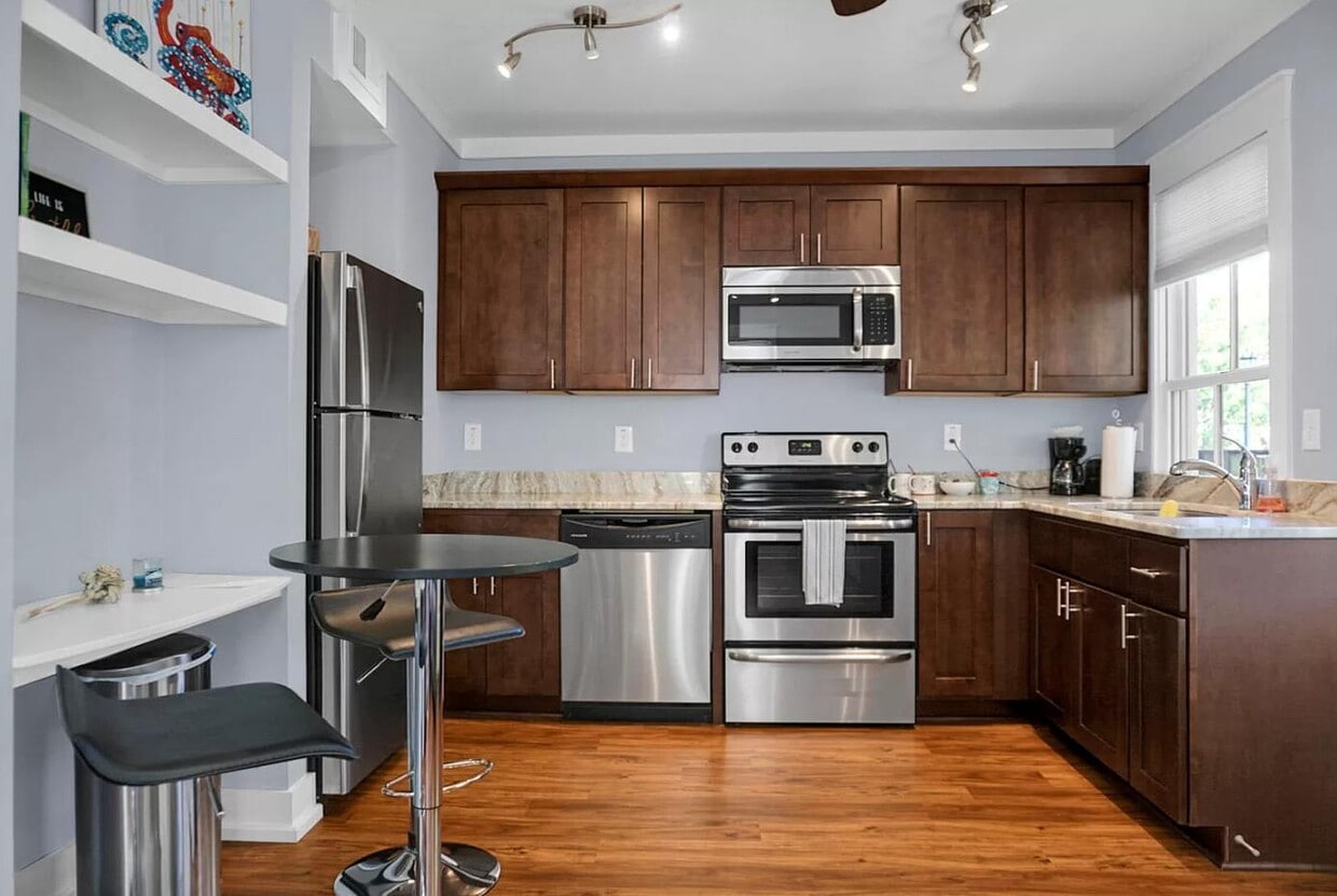 Photo - 29 Kennedy St - Unit B (back)