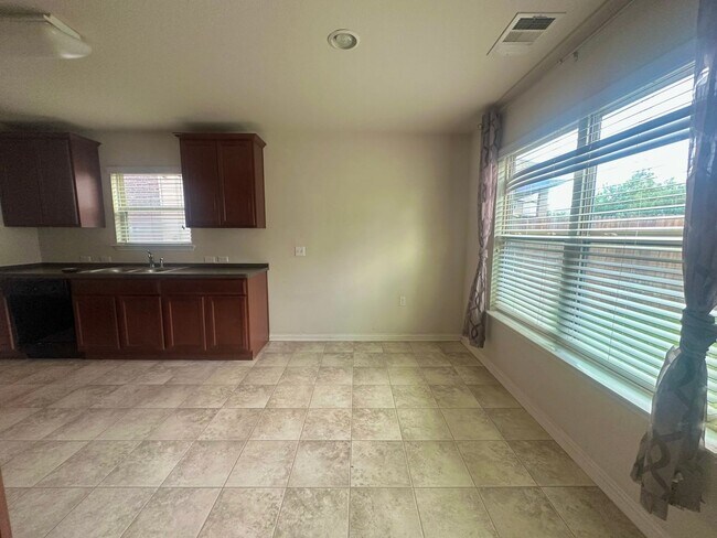 Building Photo - 3 Bed 2 Bath in Austin Tx