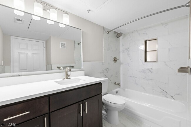 Building Photo - 690 NJ-23