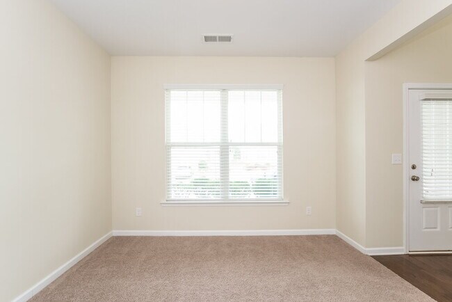Building Photo - 374 Darbys Run Ct