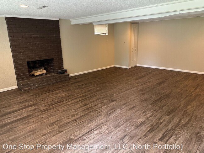Foto del edificio - 3 br, 2 bath House - 8718 Stark Ave