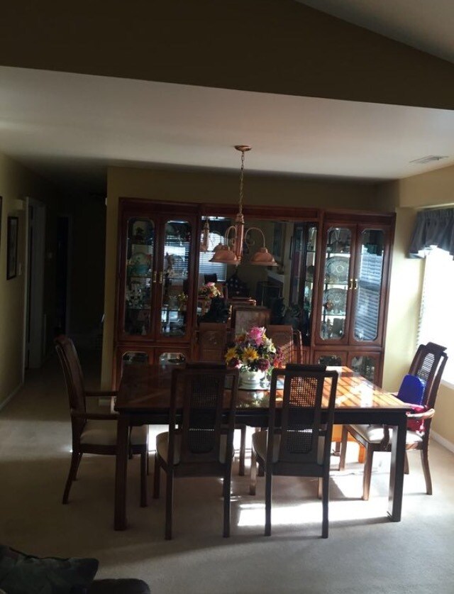 Foto del edificio - 694 Rose Hollow Dr