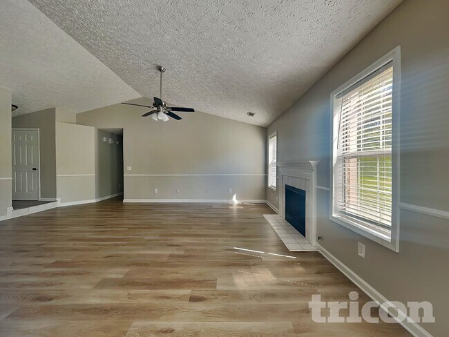 Foto del edificio - 4031 Daylily Way