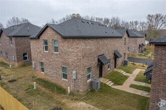 Building Photo - 1346 N Porter Rd