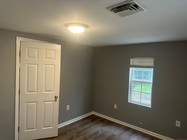 Building Photo - 16 Housatonic Terrace