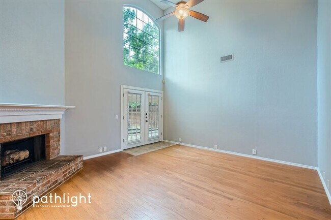Foto del edificio - 9512 Preston Vineyard Dr