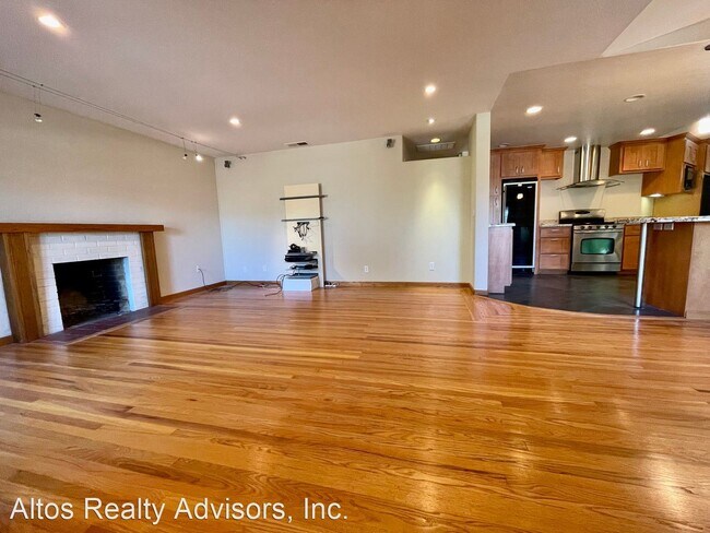 Building Photo - 3 br, 2 bath House - 636 Madrone Avenue