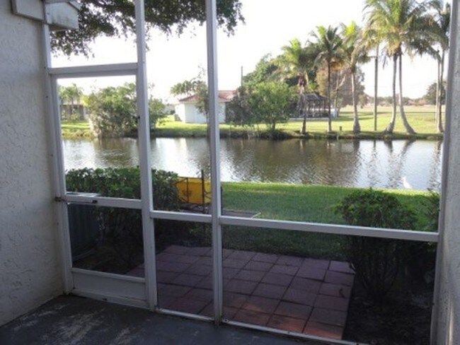 Foto del edificio - 289 Duval Ct