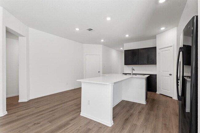 Foto del edificio - 625 Waterway Ave