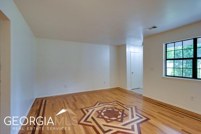 Building Photo - 4190 Bowers Pointe Dr SW