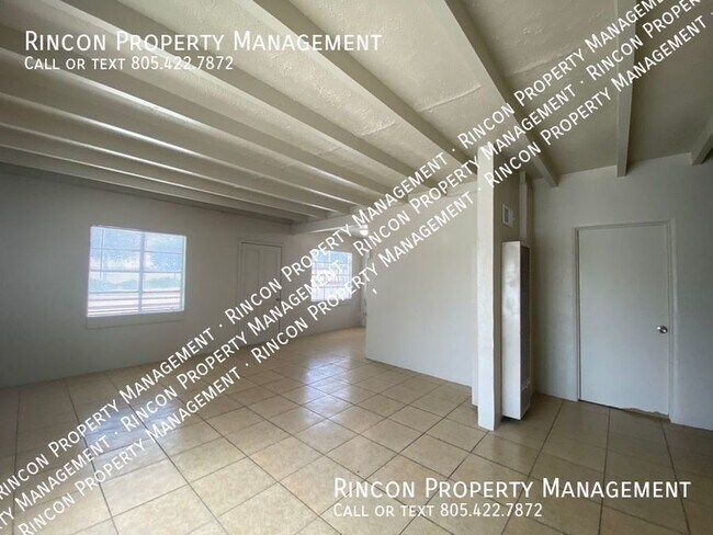 Building Photo - 2 Bedroom/ 1 Bath *Convenient Location San...