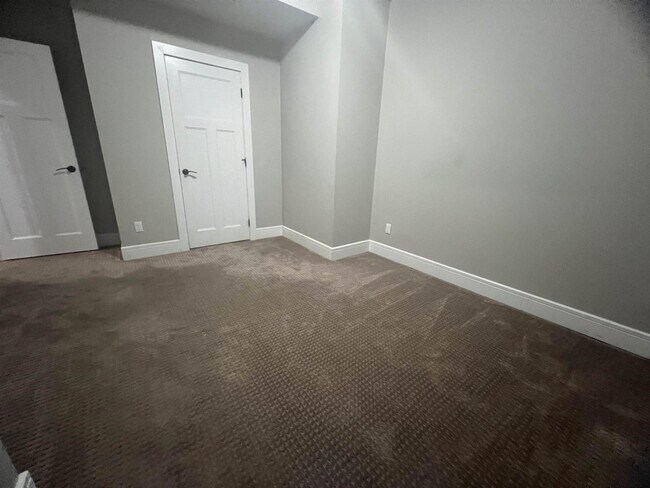 Photo du bâtiment - Basement-163xx 25TH AVENUE