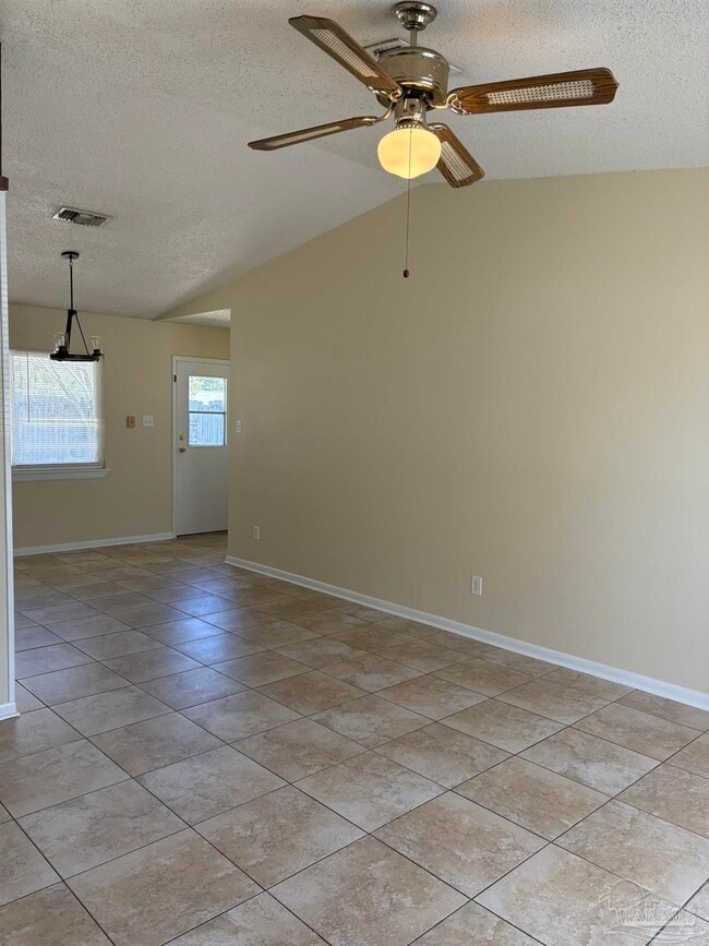 Foto del edificio - 1361 Stanford Rd