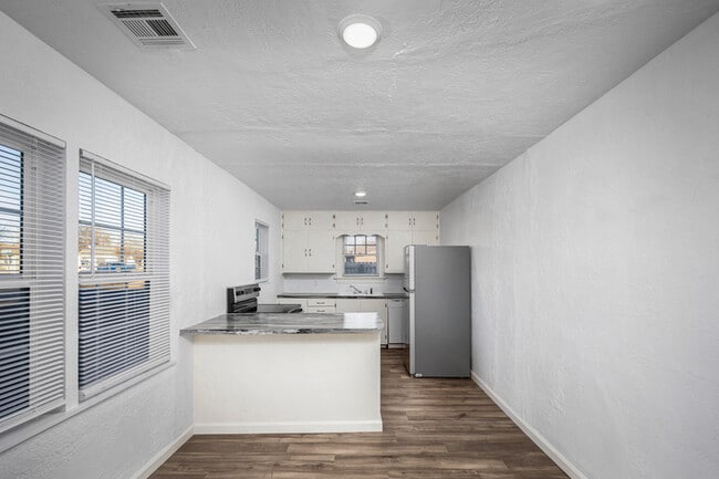 Foto del edificio - 1702 NW Euclid Ave