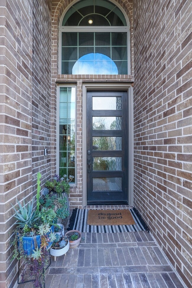 Building Photo - 211 Castle Combe Ct