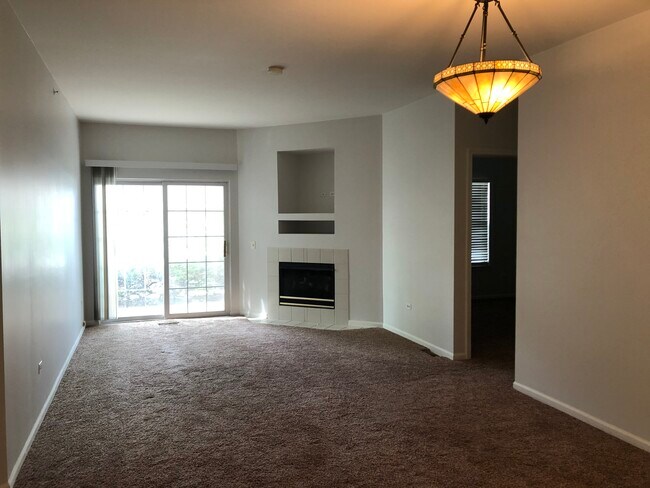 Building Photo - 3243 Stratford Ct