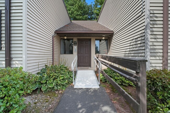 Building Photo - 402 Twin Circle Dr