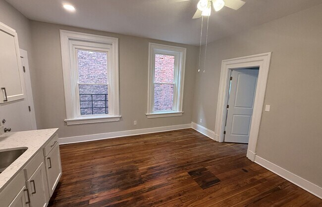 Foto del edificio - 2724 Jefferson Ave