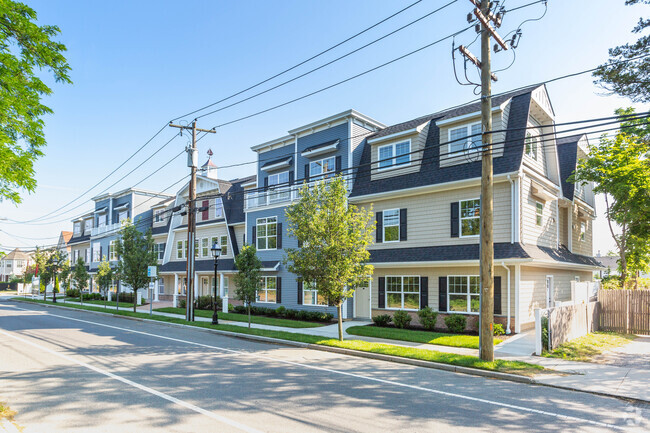 Front - Courtyards on Fifth