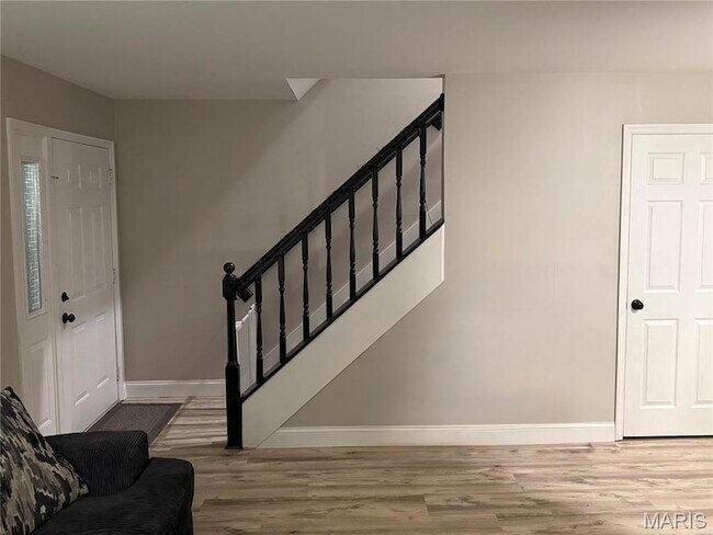 Foto del edificio - 341 Della Dr