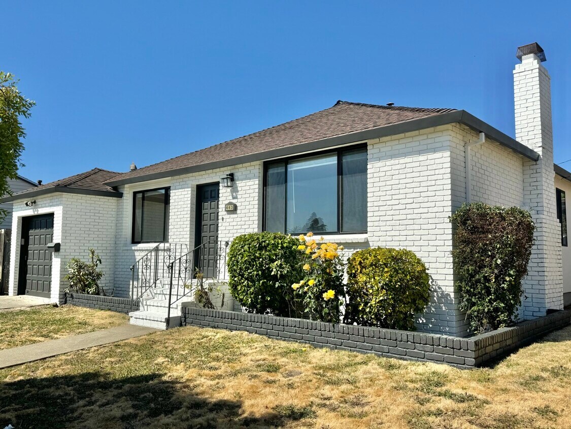 Primary Photo - 663 Cypress Ave
