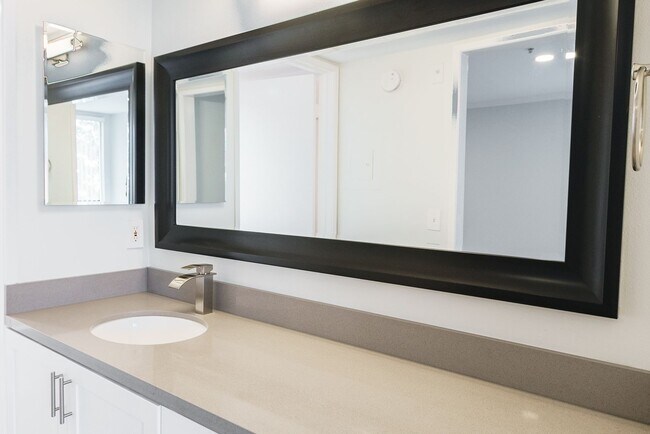 Interior Photo - 1223 Federal Ave