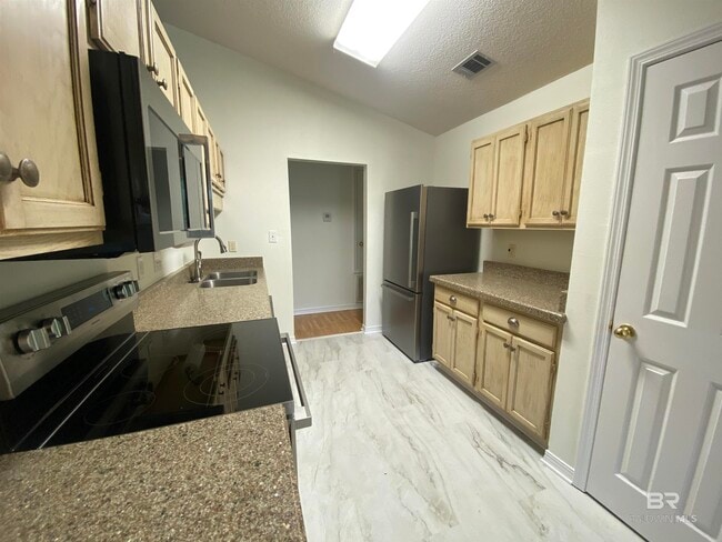 Building Photo - 110 Covey Run Pl