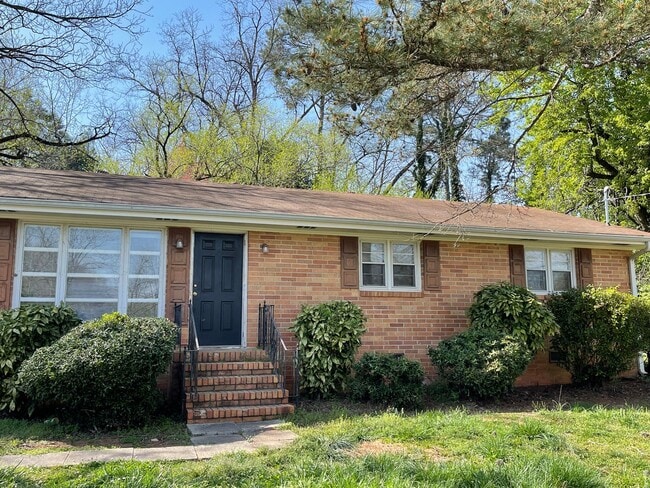 Building Photo - 3BR 1 BATH - Brick Home on Westside of Ath...