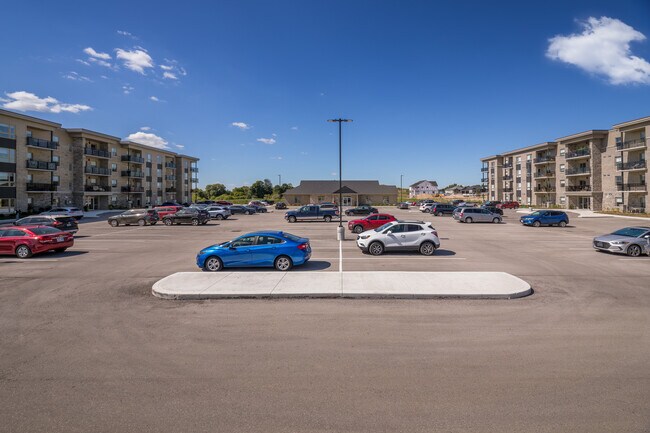 Photo du bâtiment - Twamley Manor Apartments