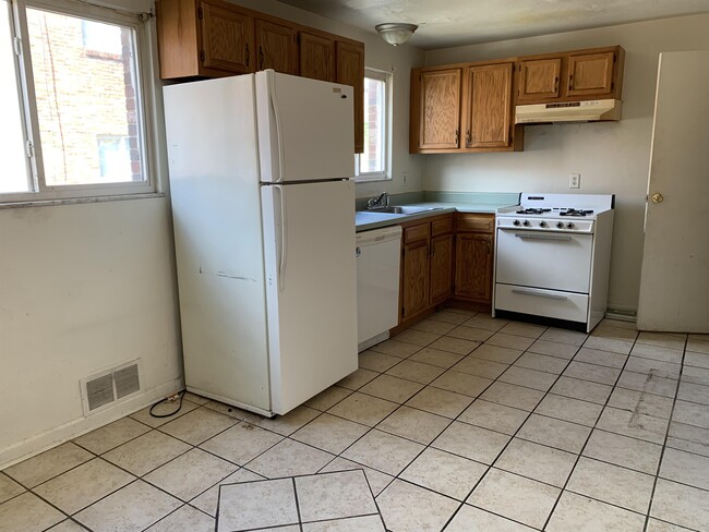 Building Photo - 440 Brierly Ln
