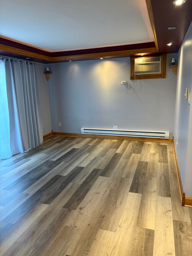 Building Photo - 7328 W 85th Plz