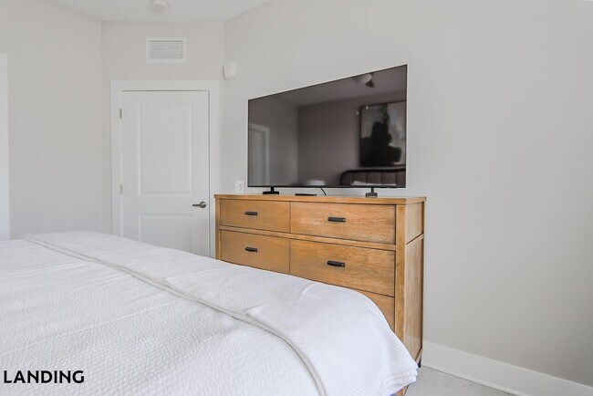 Building Photo - 2361 Commerce Park Dr NE