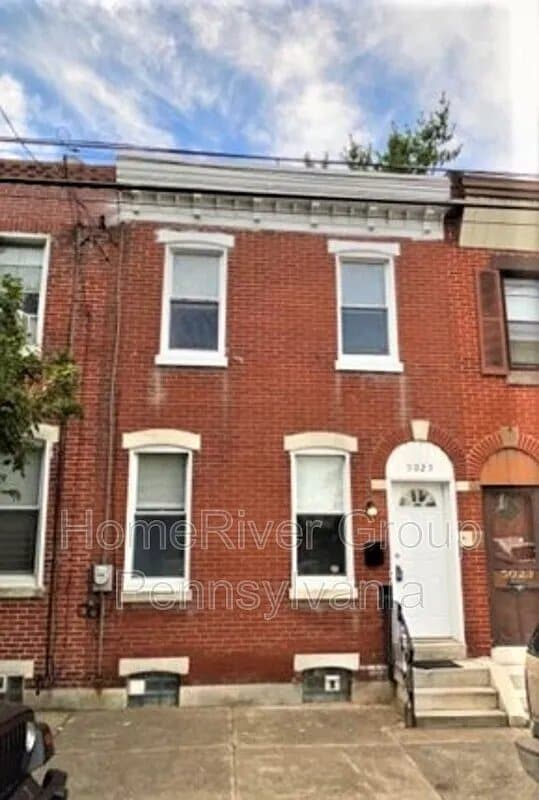 Building Photo - 5025 Jackson St