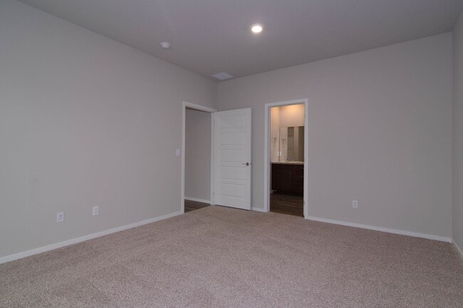Building Photo - Brand New 4 Bed 2 Bath DR Horton Home in I...