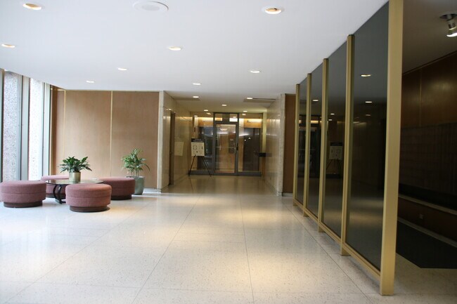 Foto del edificio - 5701 N Sheridan Rd