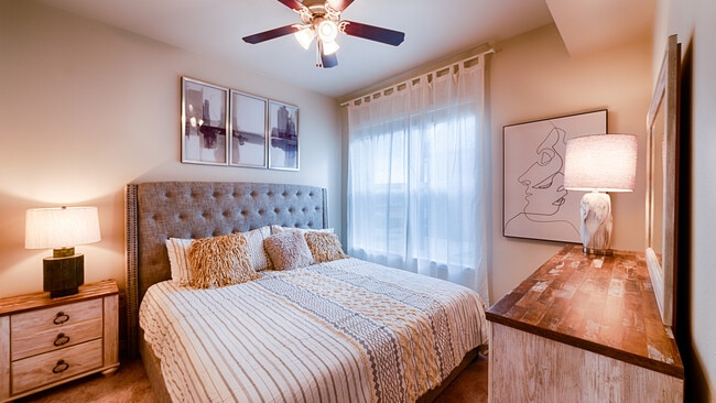 Building Photo - The Rivers at Five Points