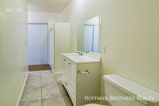 Foto del edificio - 6548 Sepulveda Blvd