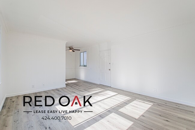 Building Photo - 820 S Gramercy Pl
