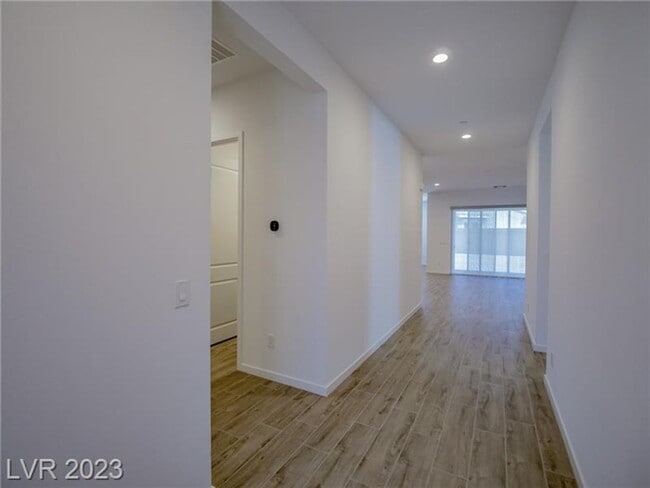 Building Photo - BEAUTIFUL 4BEDROOM HOME IN CADENCE