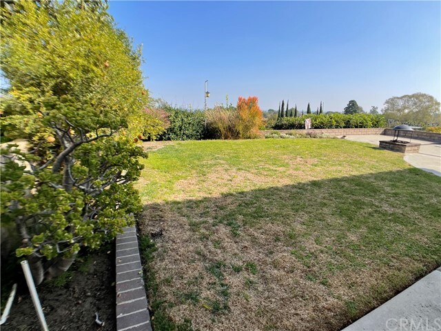 Building Photo - 3211 Singingwood Dr