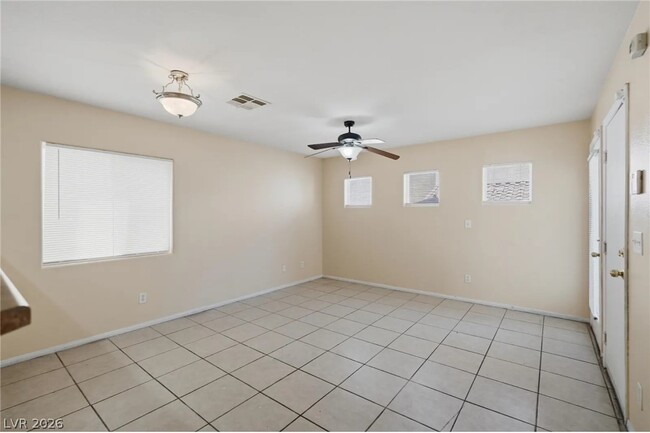 Foto del edificio - 4049 Flower Patch St
