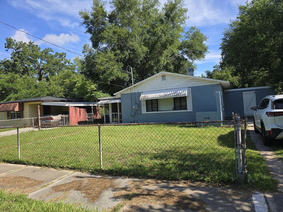 Front Elevation - 43 W 41st St
