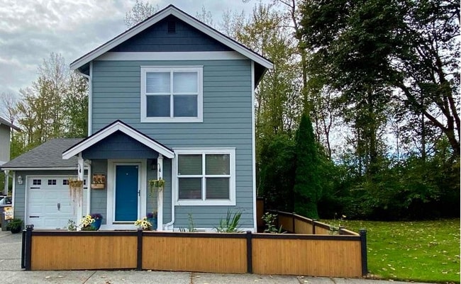 Building Photo - 200 Whispering Pine Pl